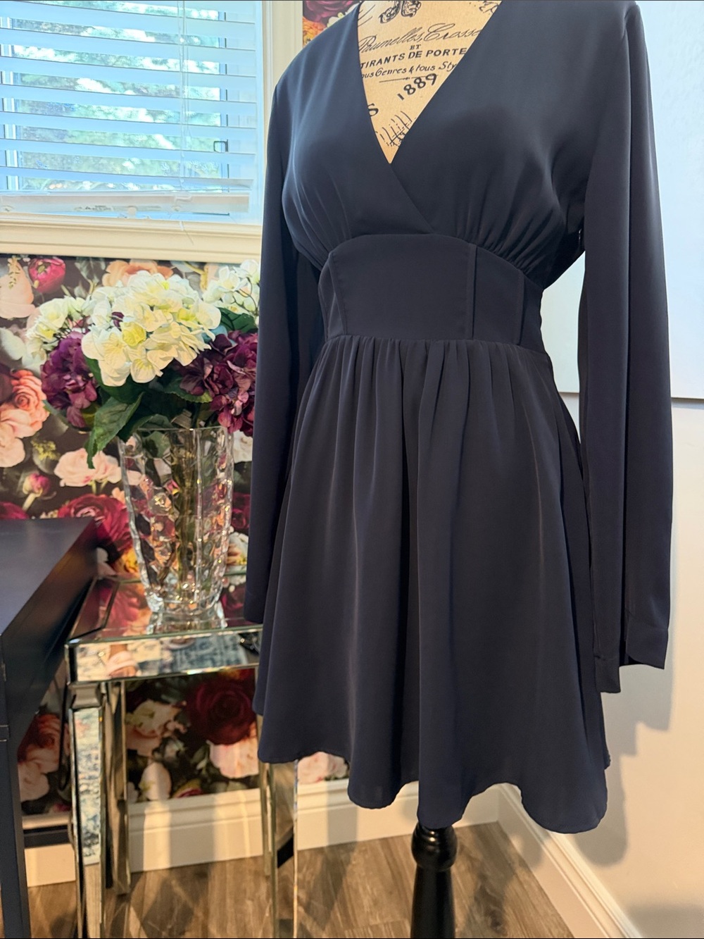 Dynamite Deep Navy V-Neck Long-Sleeve Fit & Flare Dress in size XS